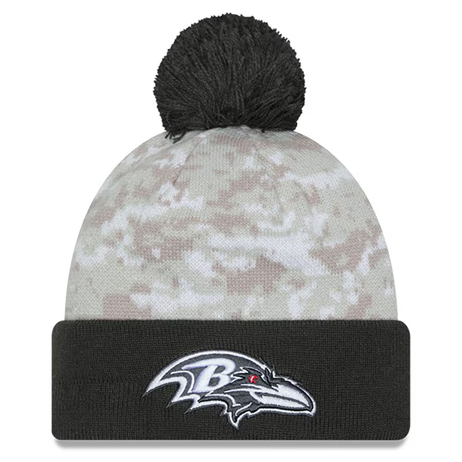 BALTIMORE RAVENS 2024 NFL SALUTE TO SERVICE CUFFED KNIT BEANIE WITH POM - ARTIC WHITE/GRAPHITE