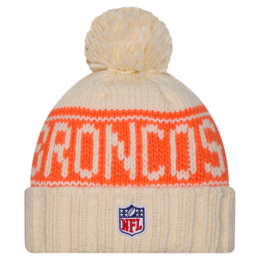 DENVER BRONCOS WOMEN'S 2024 NFL SIDELINE CUFFED KNIT BEANIE WITH POM - CREAM