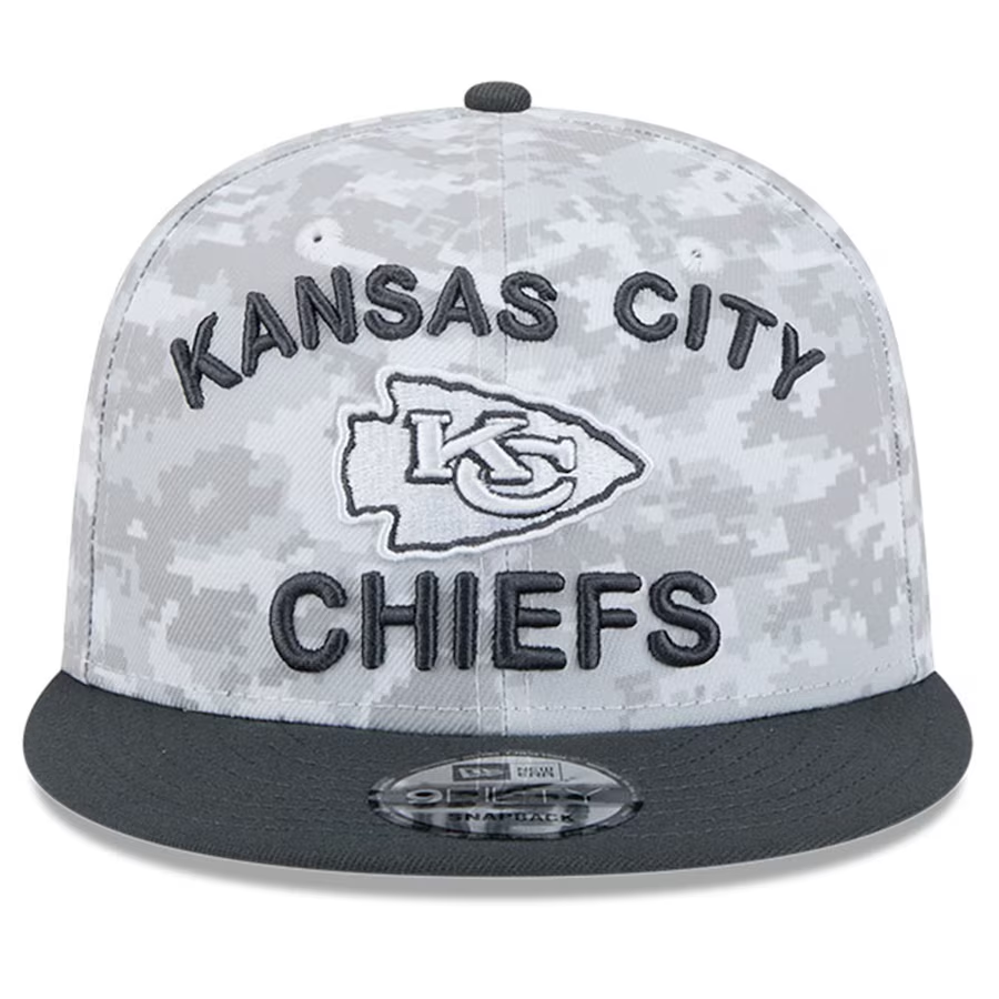 KANSAS CITY CHIEFS 2024 NFL SALUTE TO SERVICE 9FIFTY SNAPBACK HAT