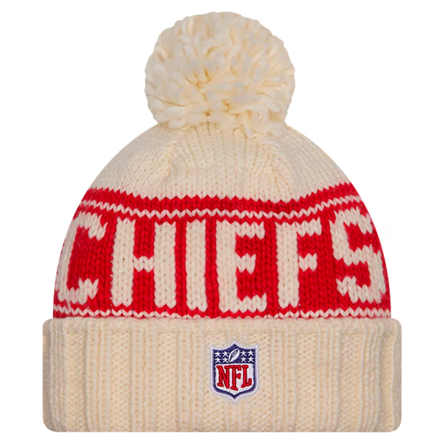 KANSAS CITY CHIEFS WOMEN'S 2024 NFL SIDELINE CUFFED KNIT BEANIE WITH POM - CREAM