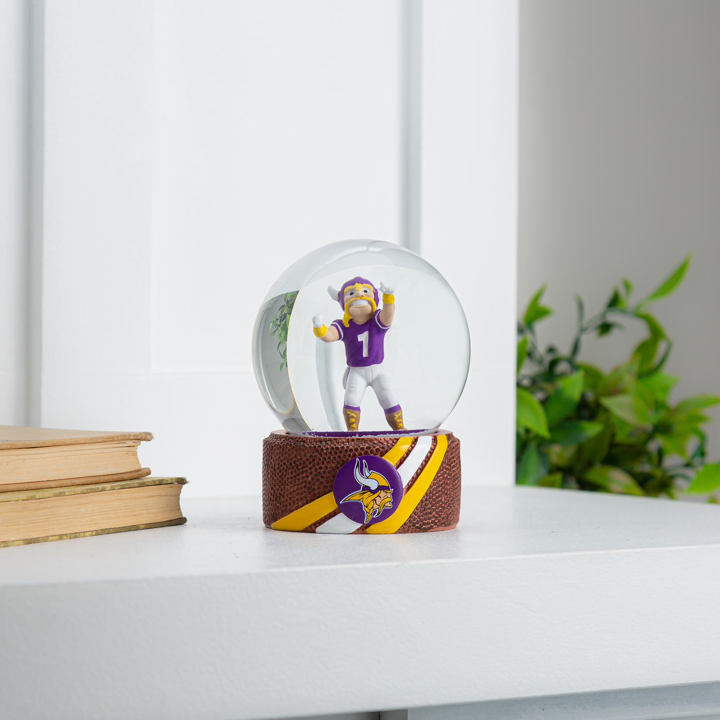 MINNESOTA VIKINGS MASCOT WATER GLOBE