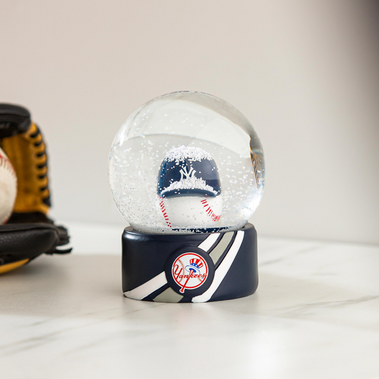 NEW YORK YANKEES MASCOT WATER GLOBE